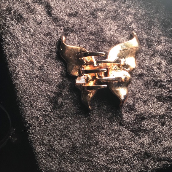 RHINESTONE/GOLD SET BUTTERFLY HAIRPIECE - Picture 4 of 14